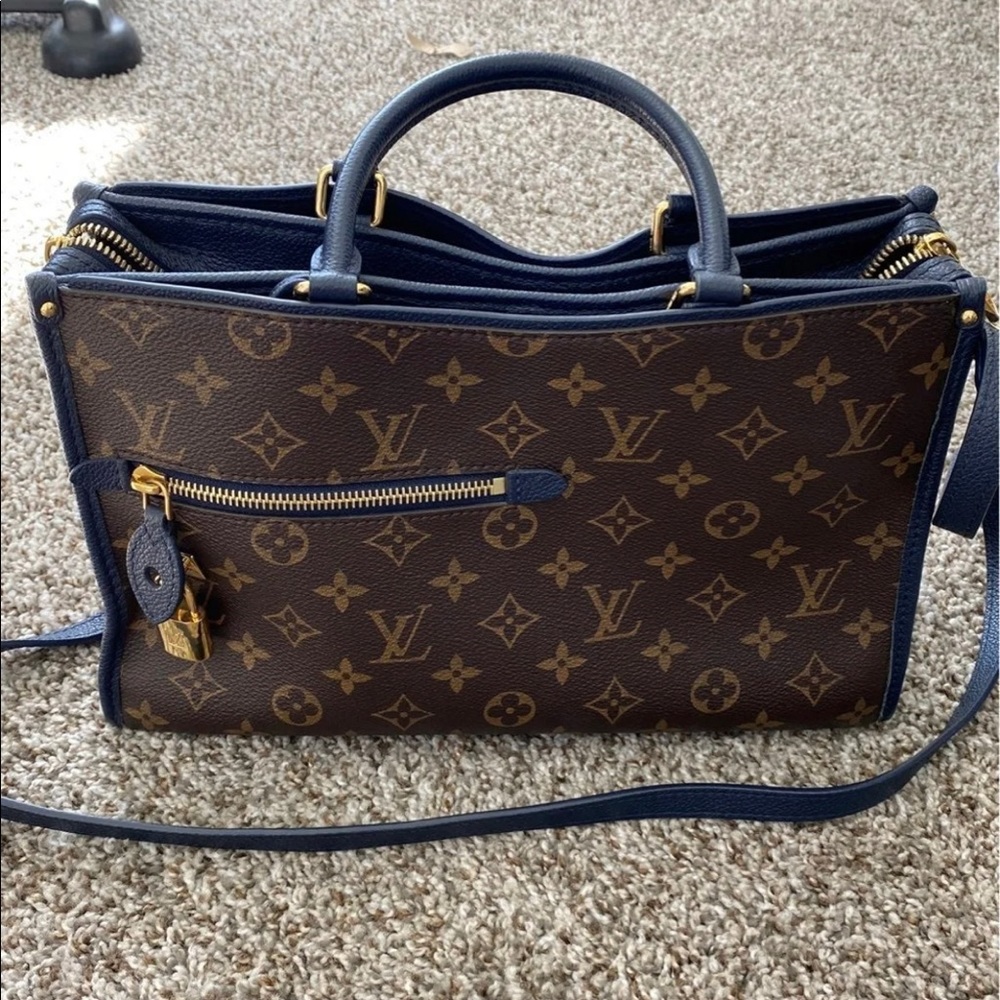 SOLD**** Authentic Louis Vuitton Popincourt